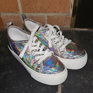 Abound Iridescent Sneakers with White Laces